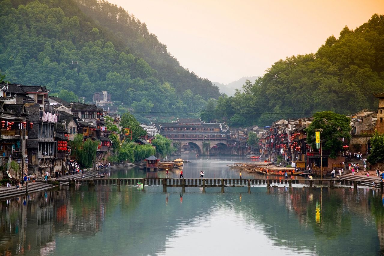 張家界、鳳凰古城、韶山、長(zhǎng)沙、岳陽(yáng)樓、衡山